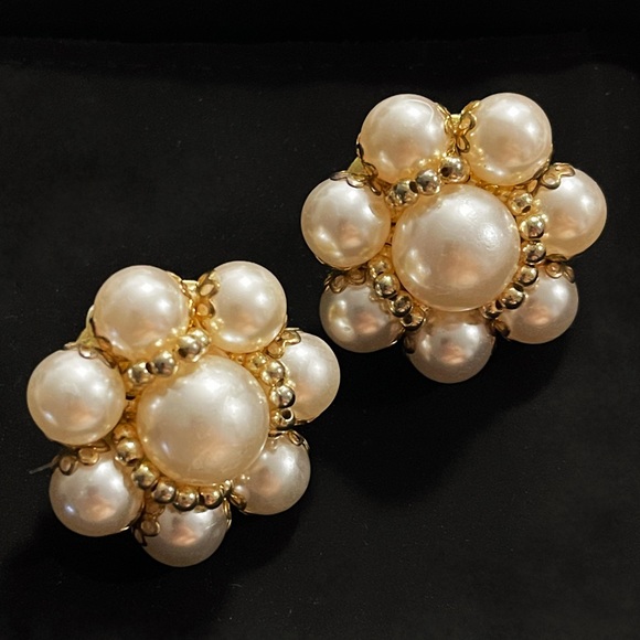 ✨Gorgeous Vintage Pearls Cluster Earrings - Picture 1 of 2